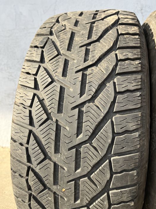 4 бр. зимни гуми 225/50/17 Tigar DOT 3319 2x6 mm 2x4,5-5 mm