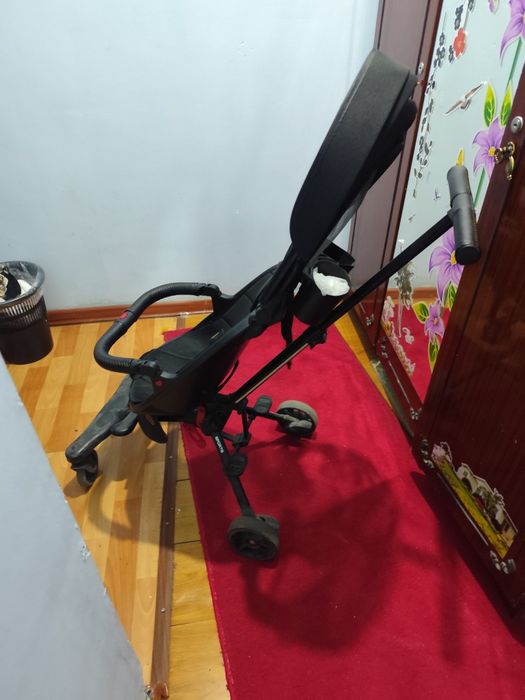 Продам прогулочную коляску