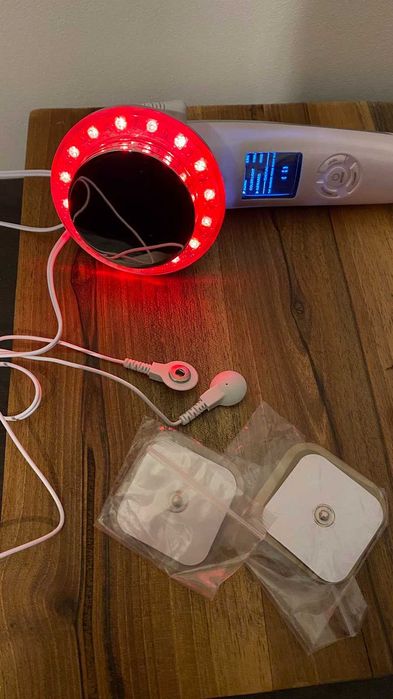 Масажор за лице/тяло 6 в 1 EMS функции, ултразвук, фотон, йони