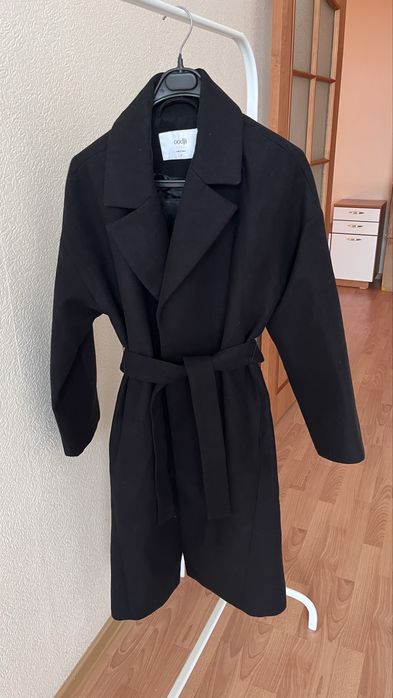 Продам черное пальто от фирмы oodji