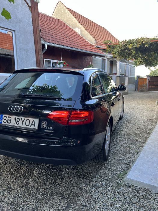 Audi A4 B8 2.0 143 cp
