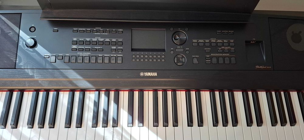 Пиано Yamaha DGX 670 B - Дигитално стейдж пиано, 88 клавиша