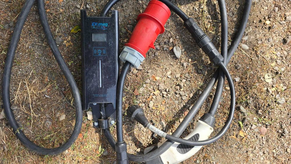 Incarcator portabil masina electrica EV