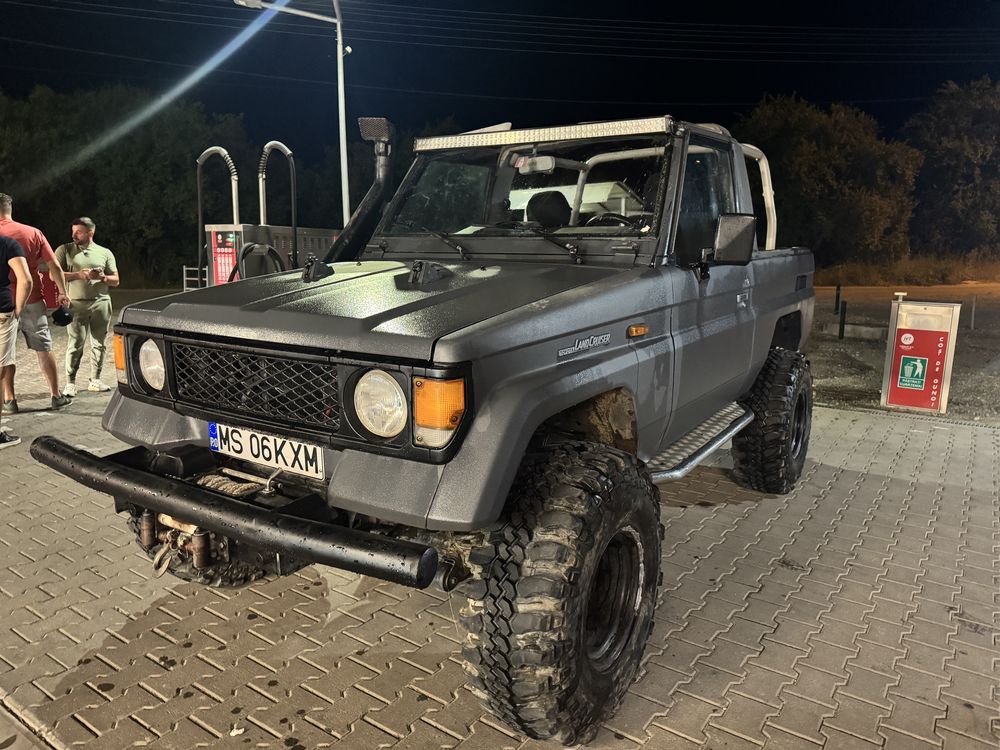 Toyota land cruiser lj 73