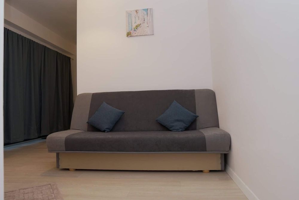 Inchiriez in extrasezon sau permanent garsoniera cu curte proprie