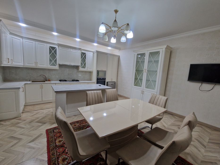 Ховли уй ижарага берилади!Ориентир Центир Стоматология, 3 хона. 150 кд