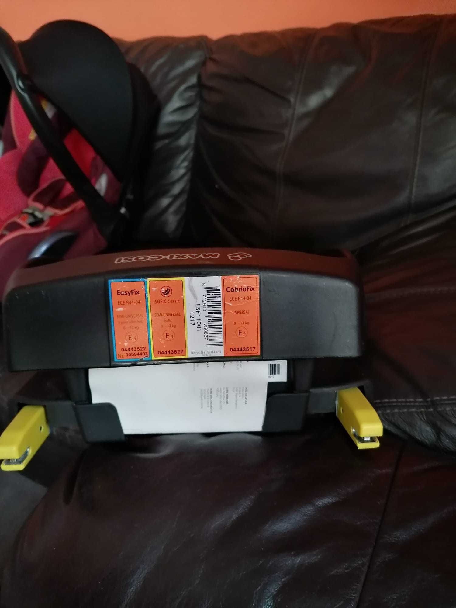 Maxi cosi cabriofix +isofix база