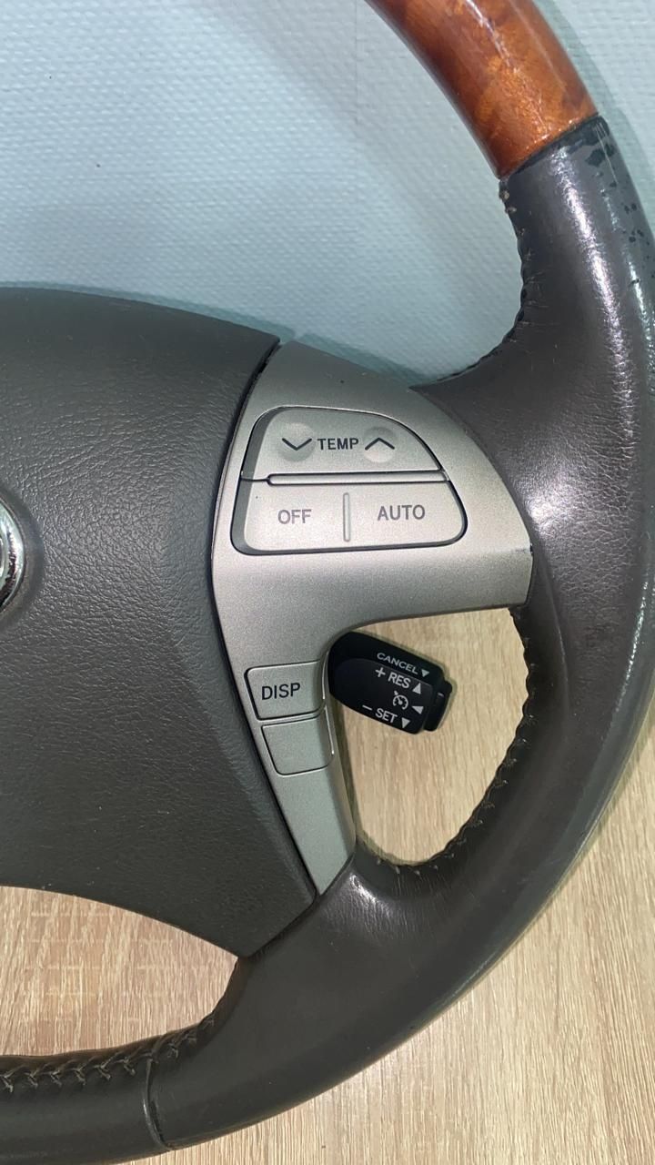 Руль на Toyota Camry 40