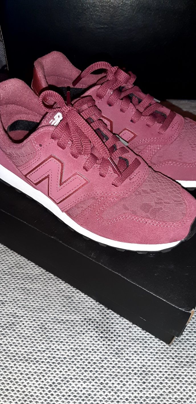 Маратонки New Balance номер 36.