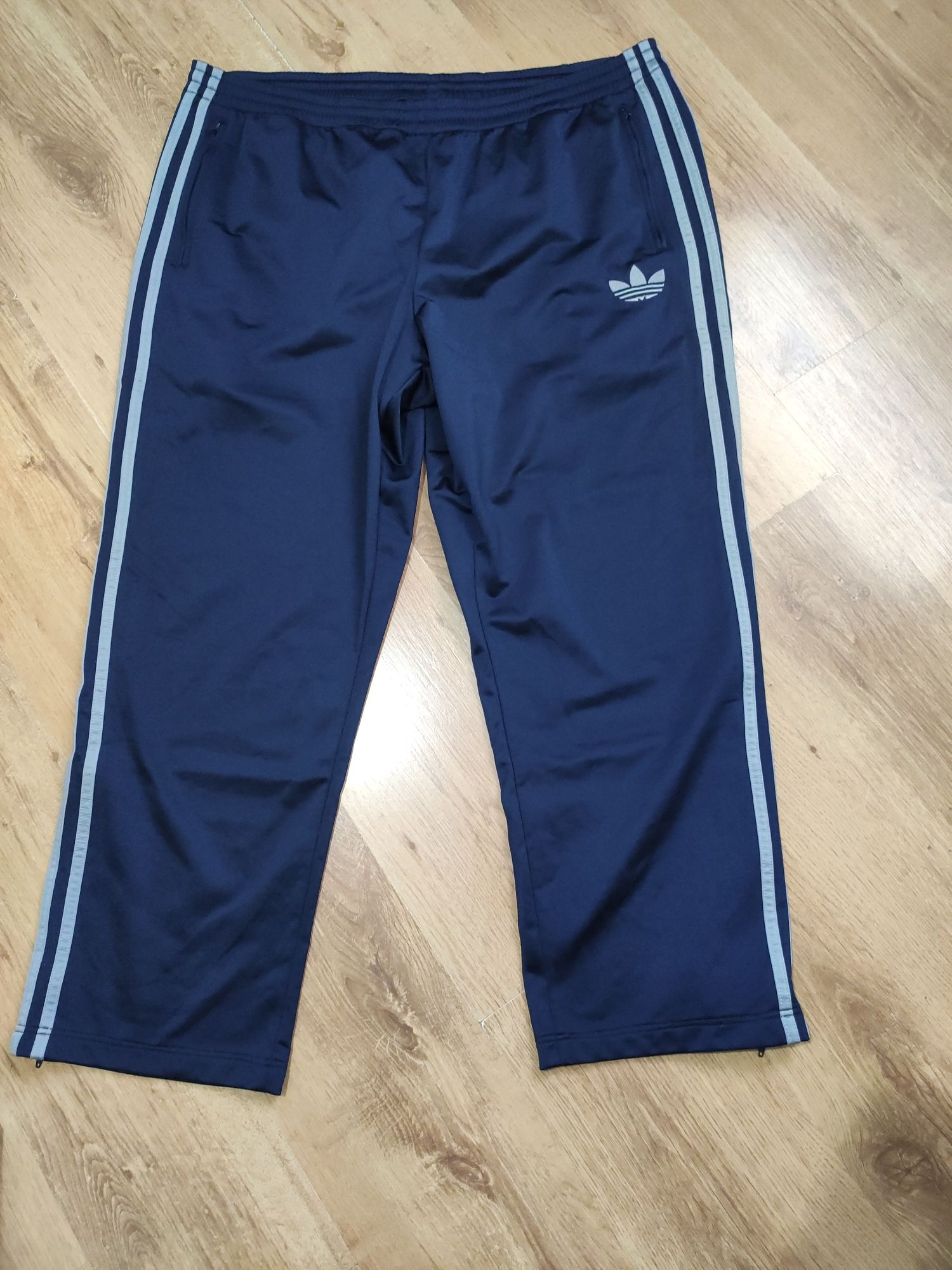 Pantaloni Adidas Originals drepți mărimea XL