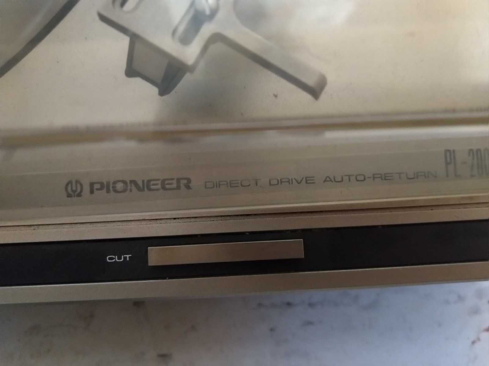 Грамофон Pioneer PL-200