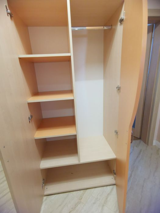 Гардероб - бяла бреза/оранжево