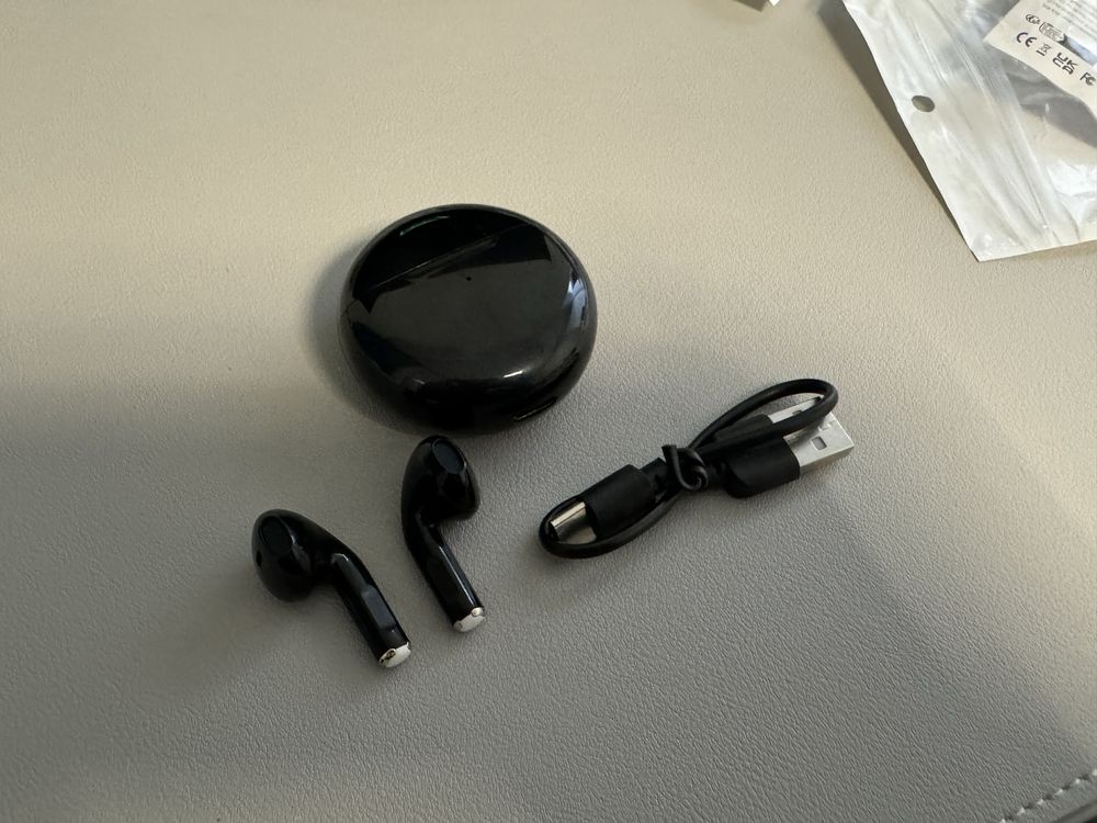 Безжични слушалки (като AirPods)