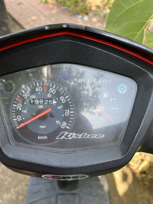 Scuter Peugeot Kisbee 49cc an 2013 4t