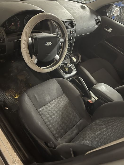 Dezmembrez Ford Mondeo Mk3 1.8 benzina 2002-2007