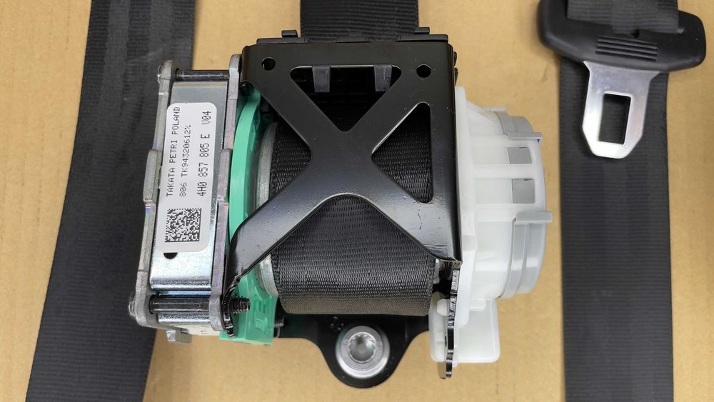 Задни колани комплект AUDI A8 / S8 D4 4H0857807K 4H0857805E