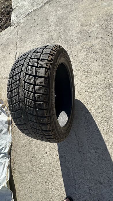 Продам зимние шины 225/45R17