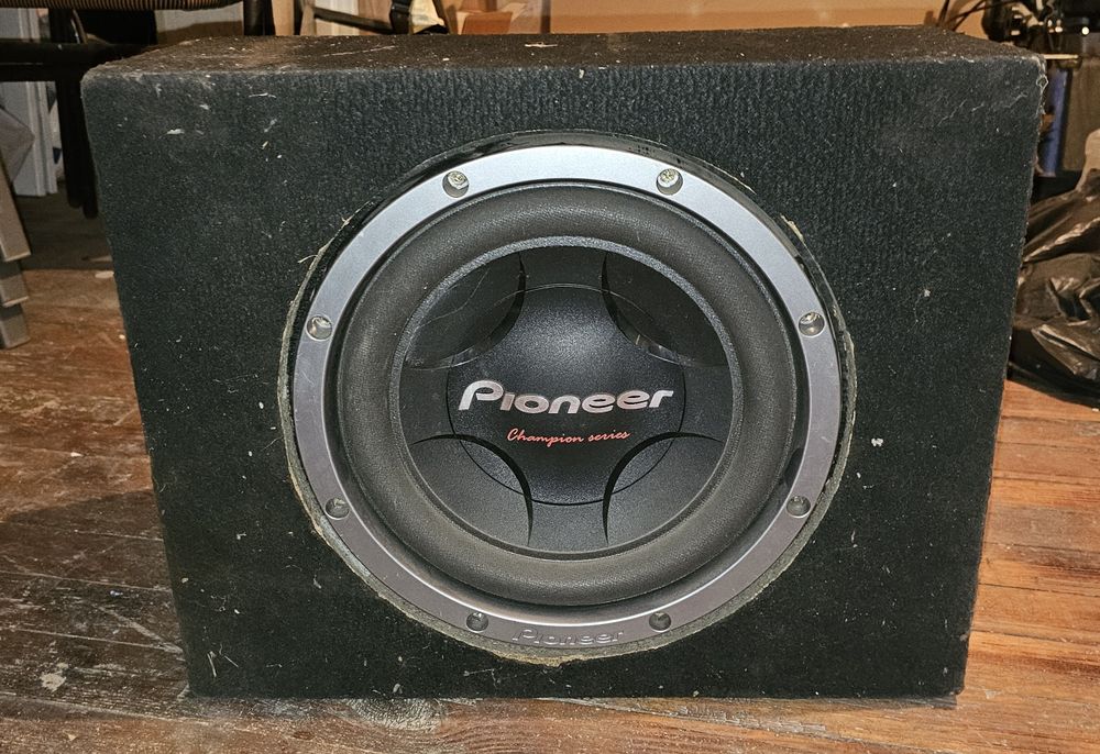 Продавам пасивен субуфер 12" Pioneer TS-W307D2