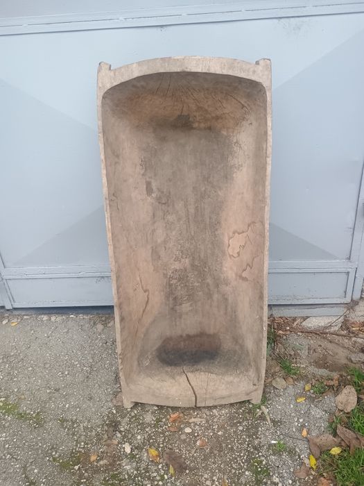 Дървено корито за хляб