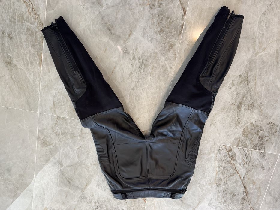 Pantaloni moto piele Dainese , marimea 44