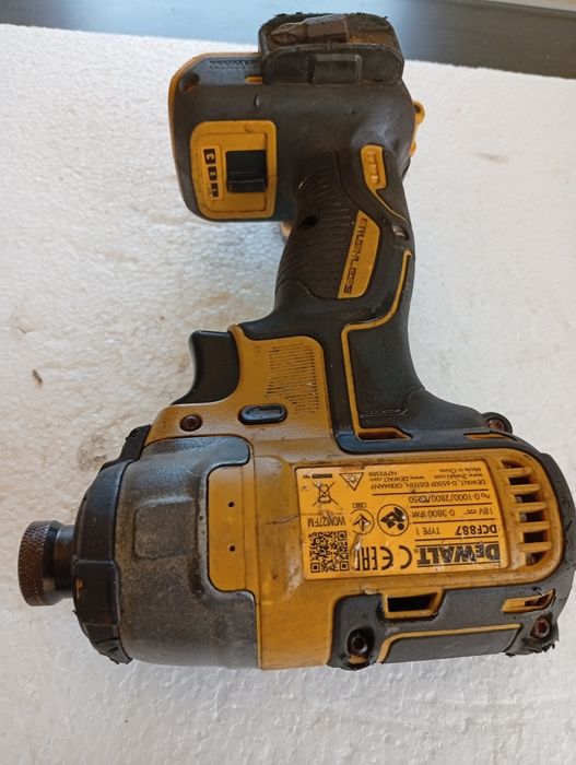Corp filetată dewalt 18v cu impact