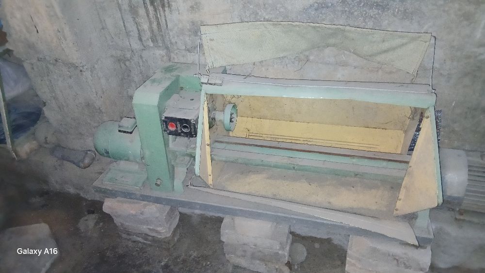 СТАНОК кубба чикарадиган СССР да ишлаб чикарилган.