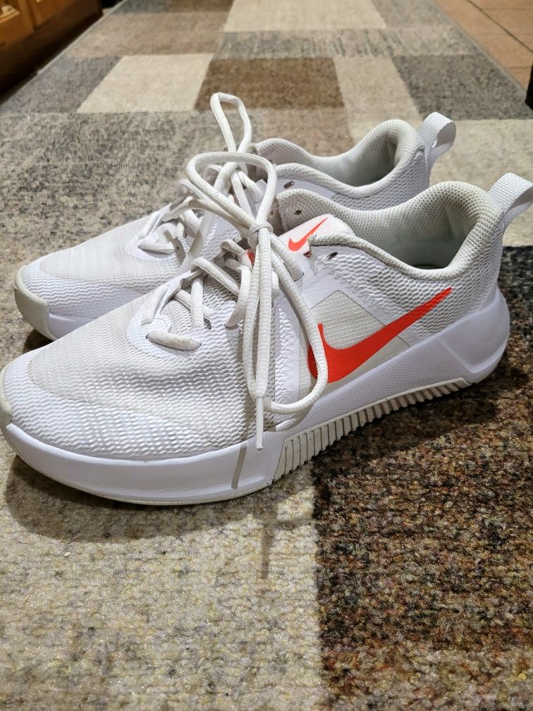 Nike-38,5 номер-80лв