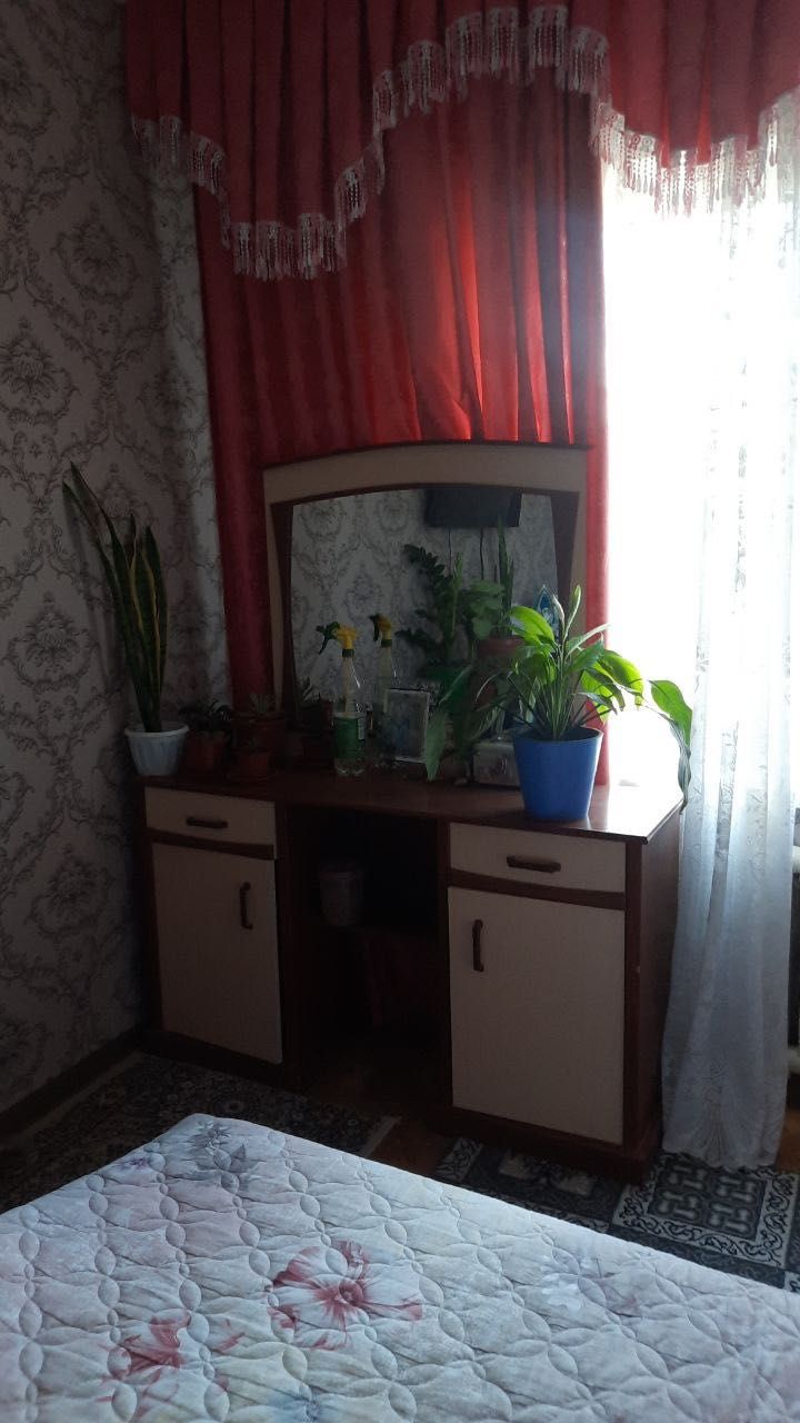 Продается спальный гарнитур