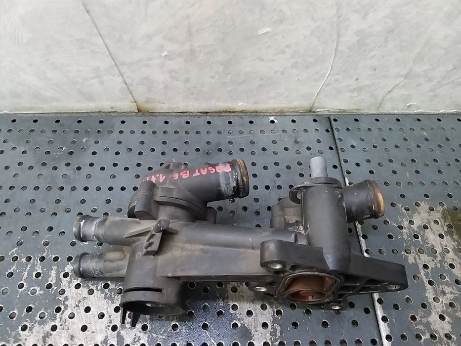 Corp carcasa termostat 1.4 tfsi vw passat b6 3c 03c121118d 03c121121d