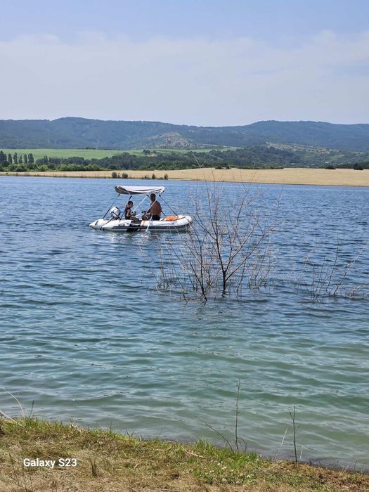 Лодка zander твърдо дъно + двигател хонда +подаръци ,намалена цена!