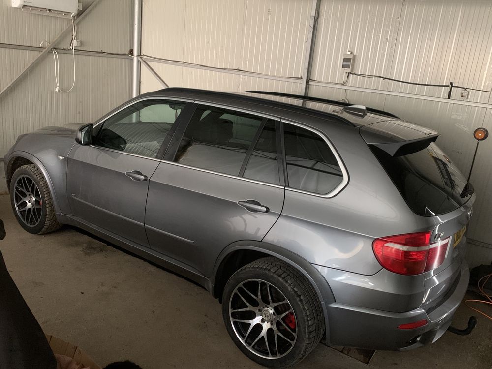 Bmw x5 e70 M-pachet 3.0 volan dreapta uk 4500€ pret fix