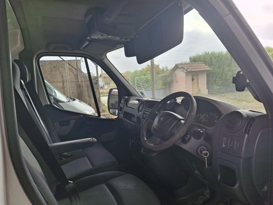Продавам бус Renault Master! Перфектно състояние