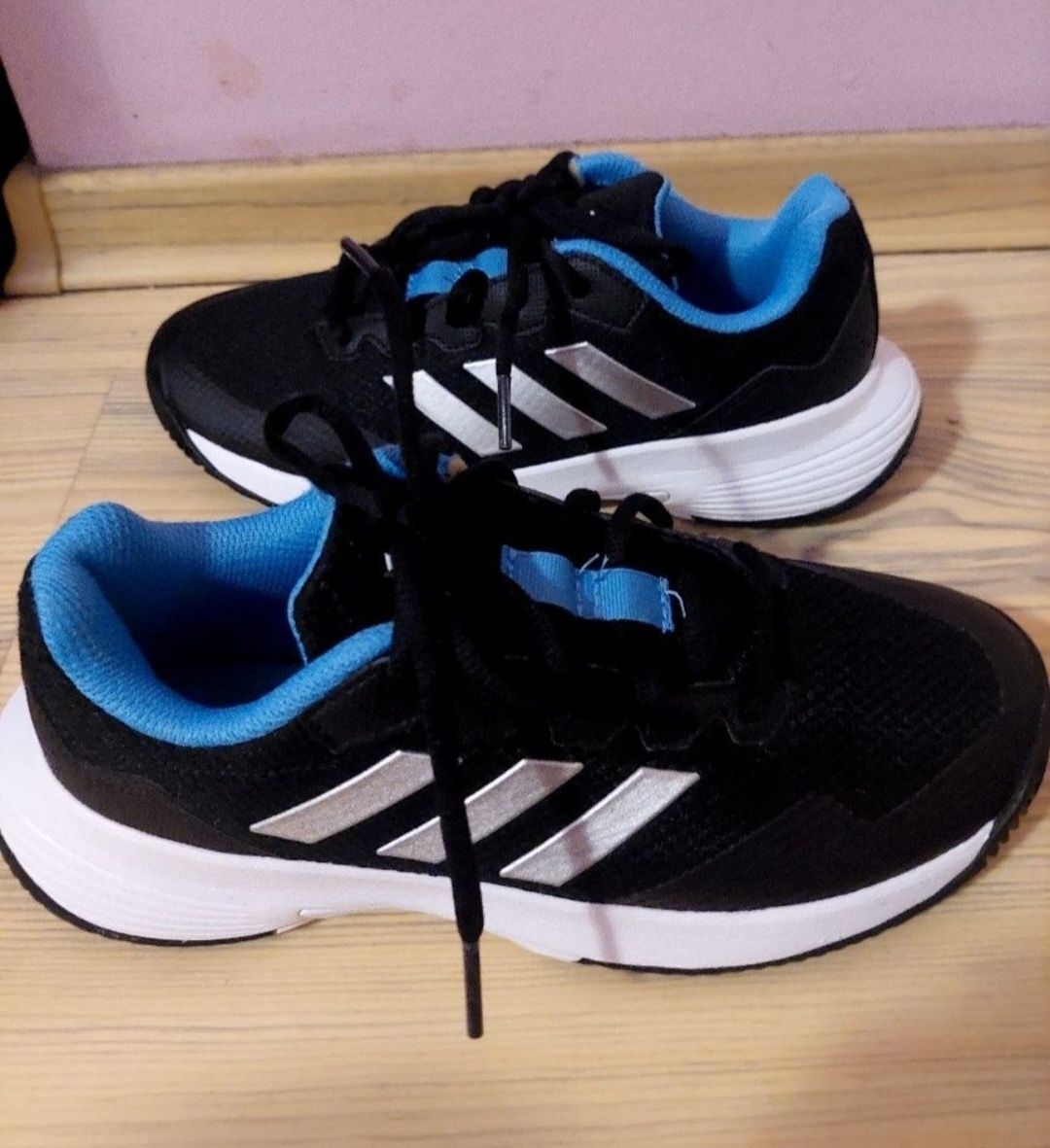 Adidas оригинални маратонки