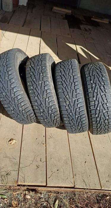 Продам Зимние шины 195/65 R 15  комплект 4шины