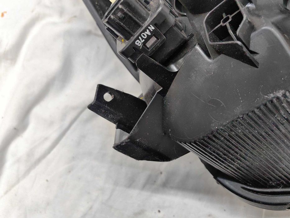 Оригинален фар Mitsubishi Space Star