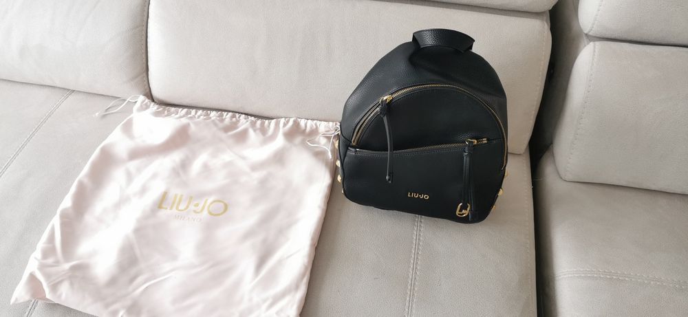 Черна раничка LiuJo