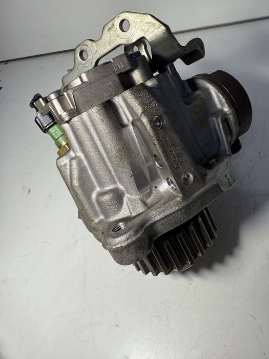 Горивна помпа 3.0 V6 D Land Rover Discovery 4 L319 (2009-2016)