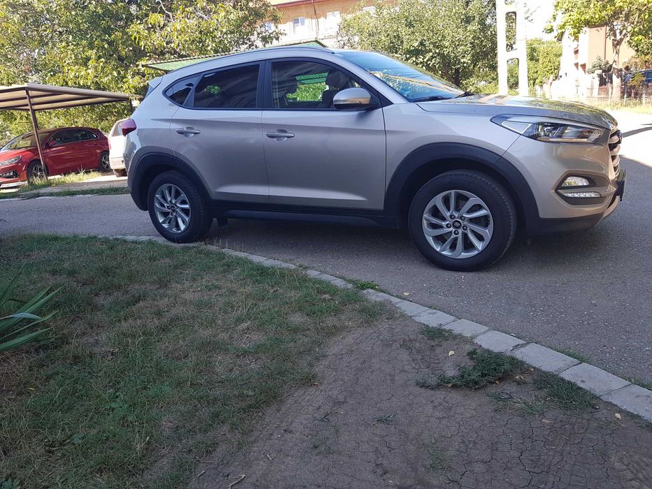 Vand  Hyundai Tucson 1. 6 benzina  an 2018 Full  euro 6,, impecabila