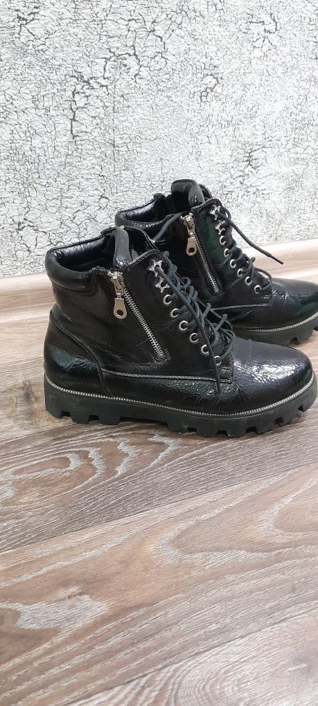 Продам зимние ботинки в хорошем срстоянии