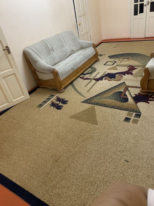 Үлкен кілем холлға