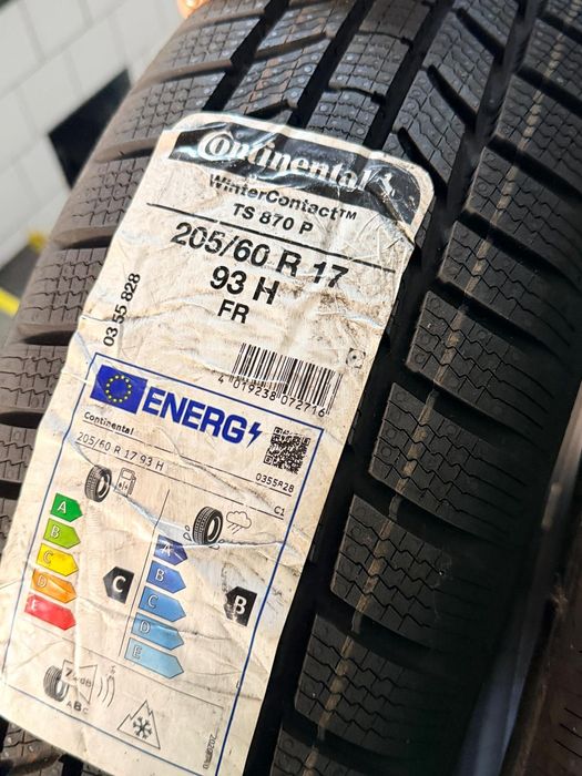 Vând 2 anvelope noi de iarna 205/60/17 Continental