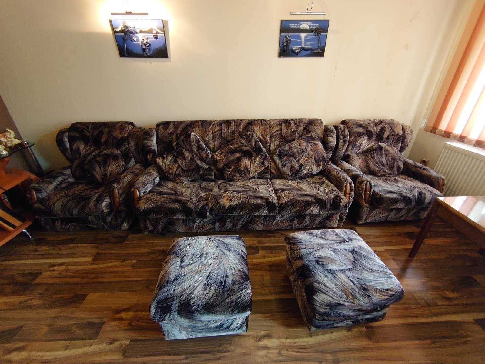 Комплект диван, фотьойли, тъборетки