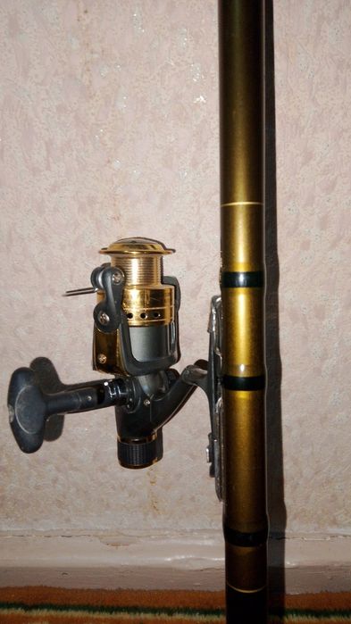 Продаётся удочка 4.5 метров в отличном состоянии в комплекте с катушко