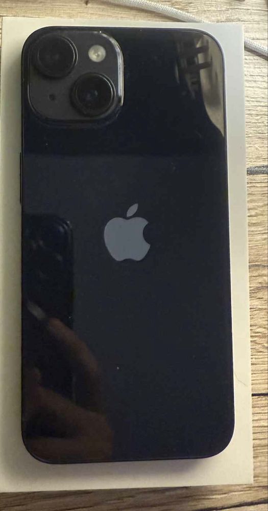 iPhone 14 128GB  и iPhone SE 64GB