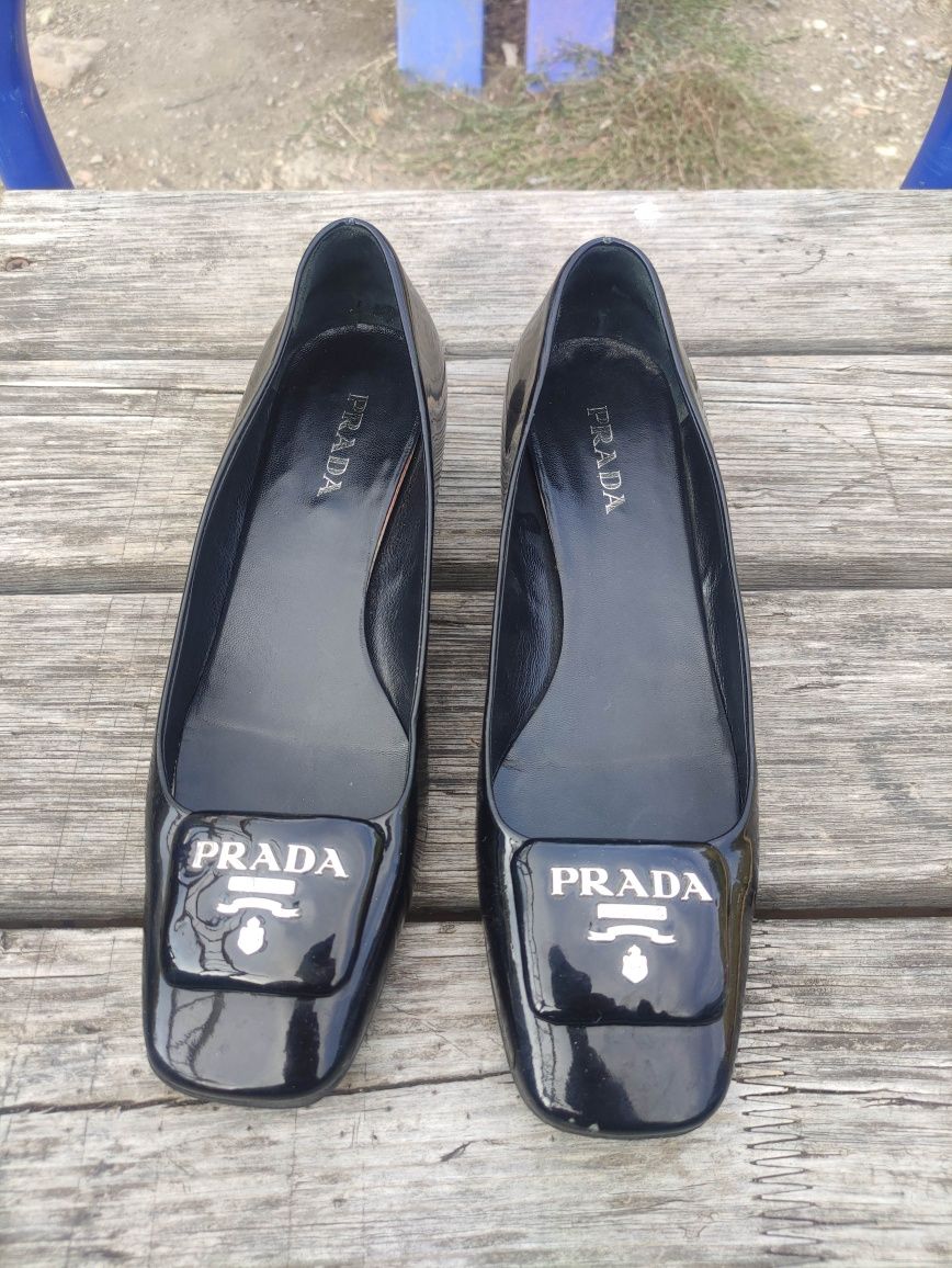 Продавам винтидж дамски обувки PRADA MILANO  vero cuoio