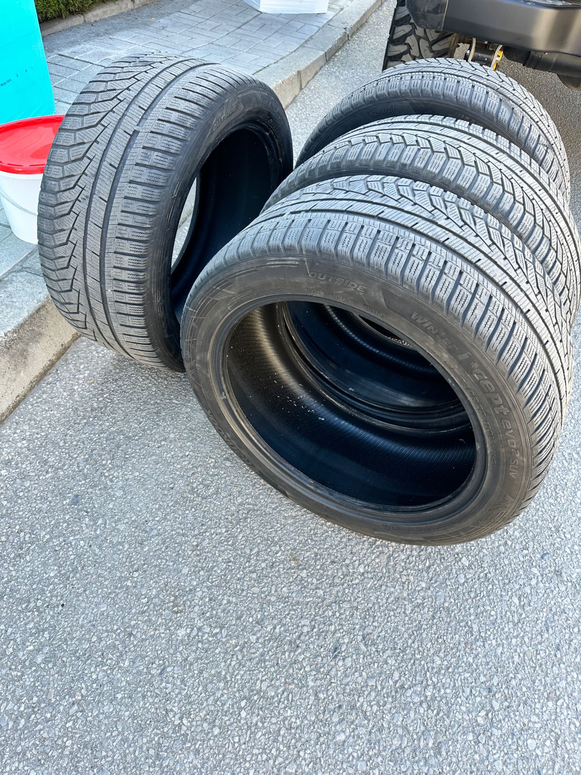 Гуми Hankook 295/40/20 зимни