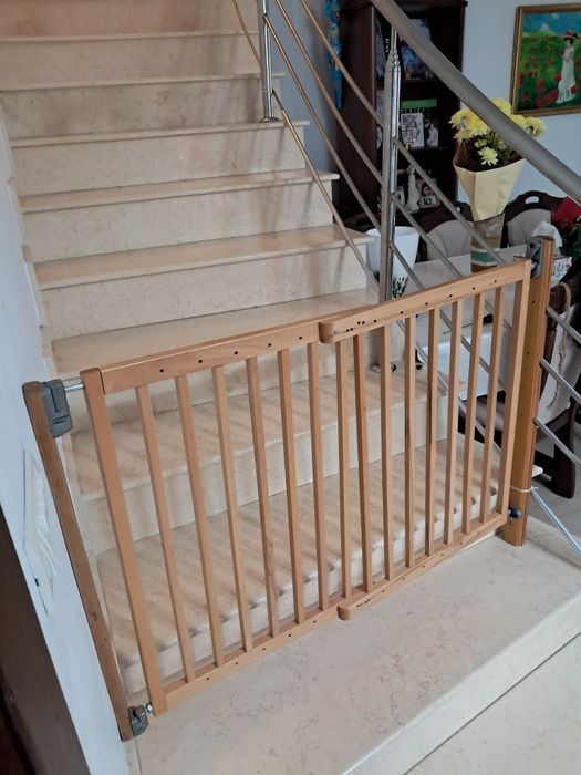 Portiță blocat accesul copiilor scară