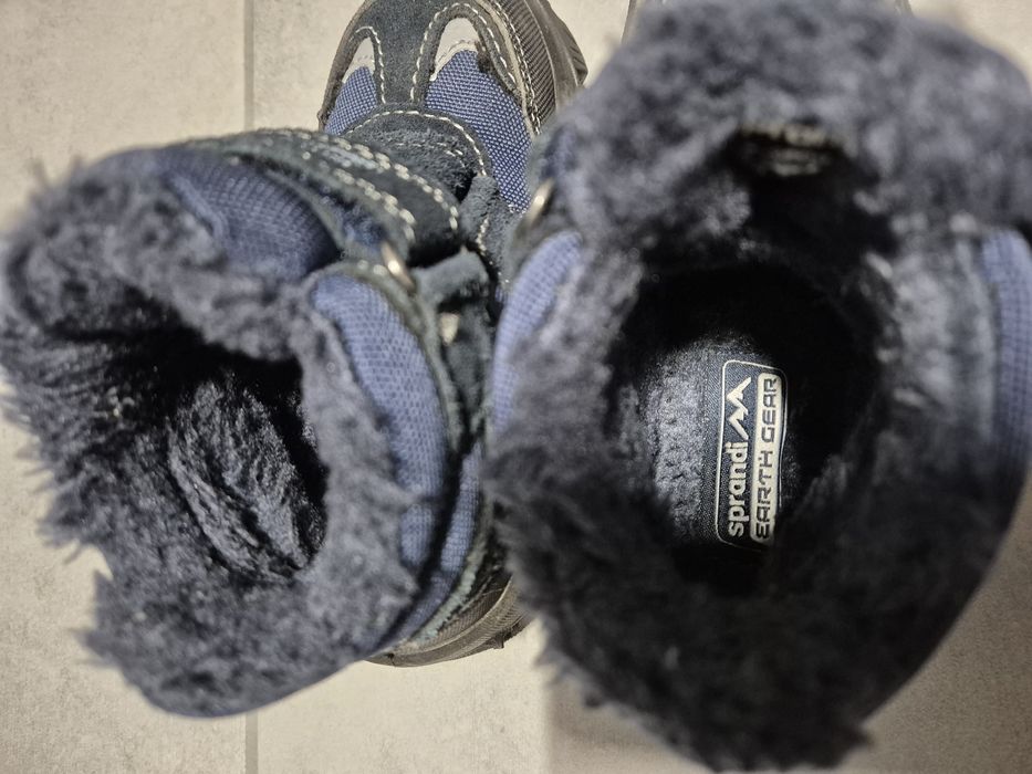 Ghete/ cizme impermeabile îmblănite 26