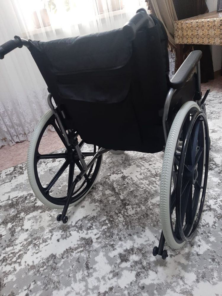 продам коляску новую, пользовались только 1 раз