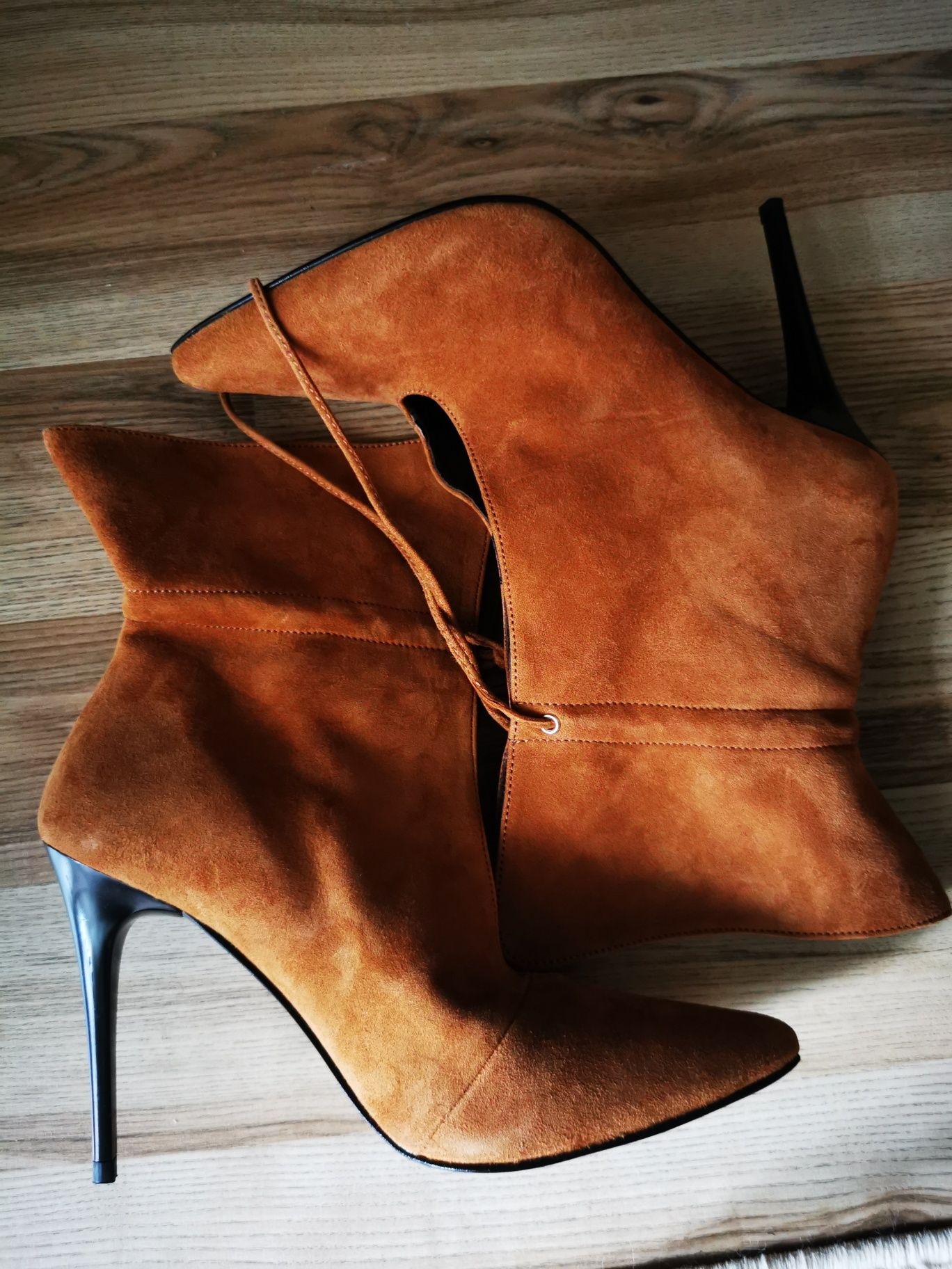 Pantofi tip gheată stiletto